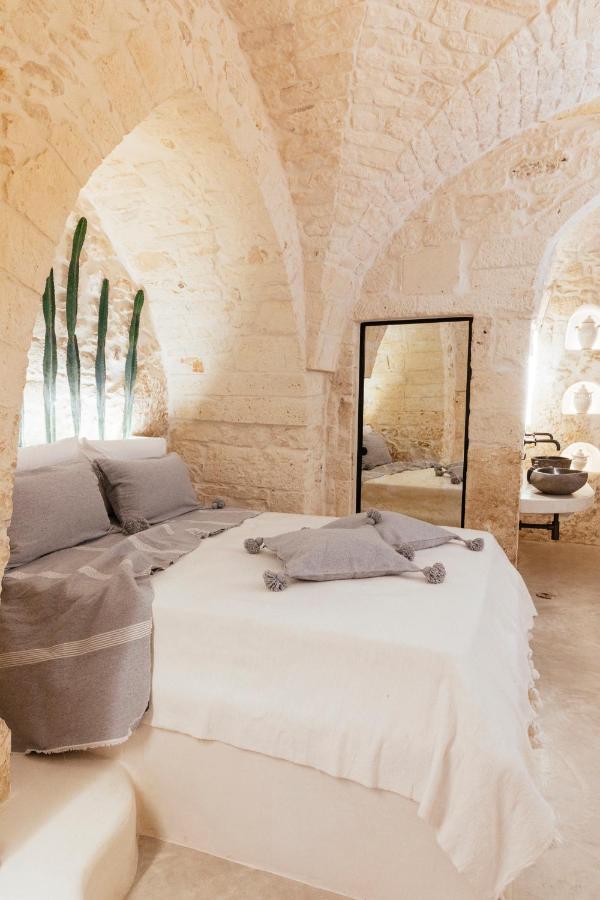 Bed and Breakfast Alesia Luxury Cave Ostuni Exterior foto