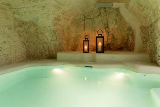 Bed and Breakfast Alesia Luxury Cave Ostuni Exterior foto