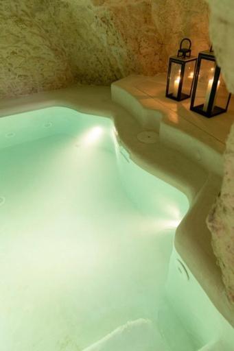 Bed and Breakfast Alesia Luxury Cave Ostuni Exterior foto